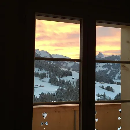 Chalet Gstaadblick Гштад